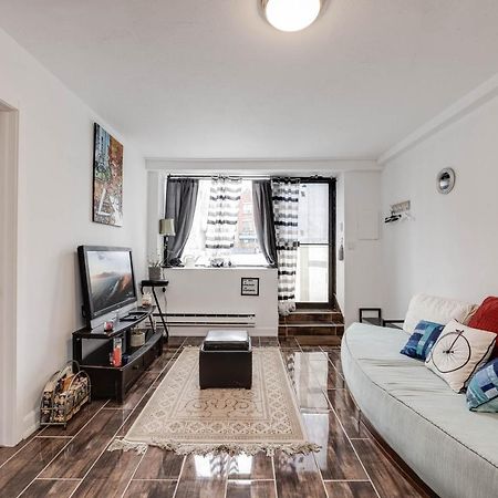 Bright Parkdale Court - Little Portugal W/ Free Parking Apartment Toronto Luaran gambar